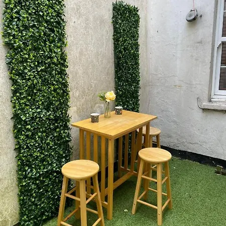 Central 3 - Bedroom Townhouse In Brighton With Parking Exterior photo