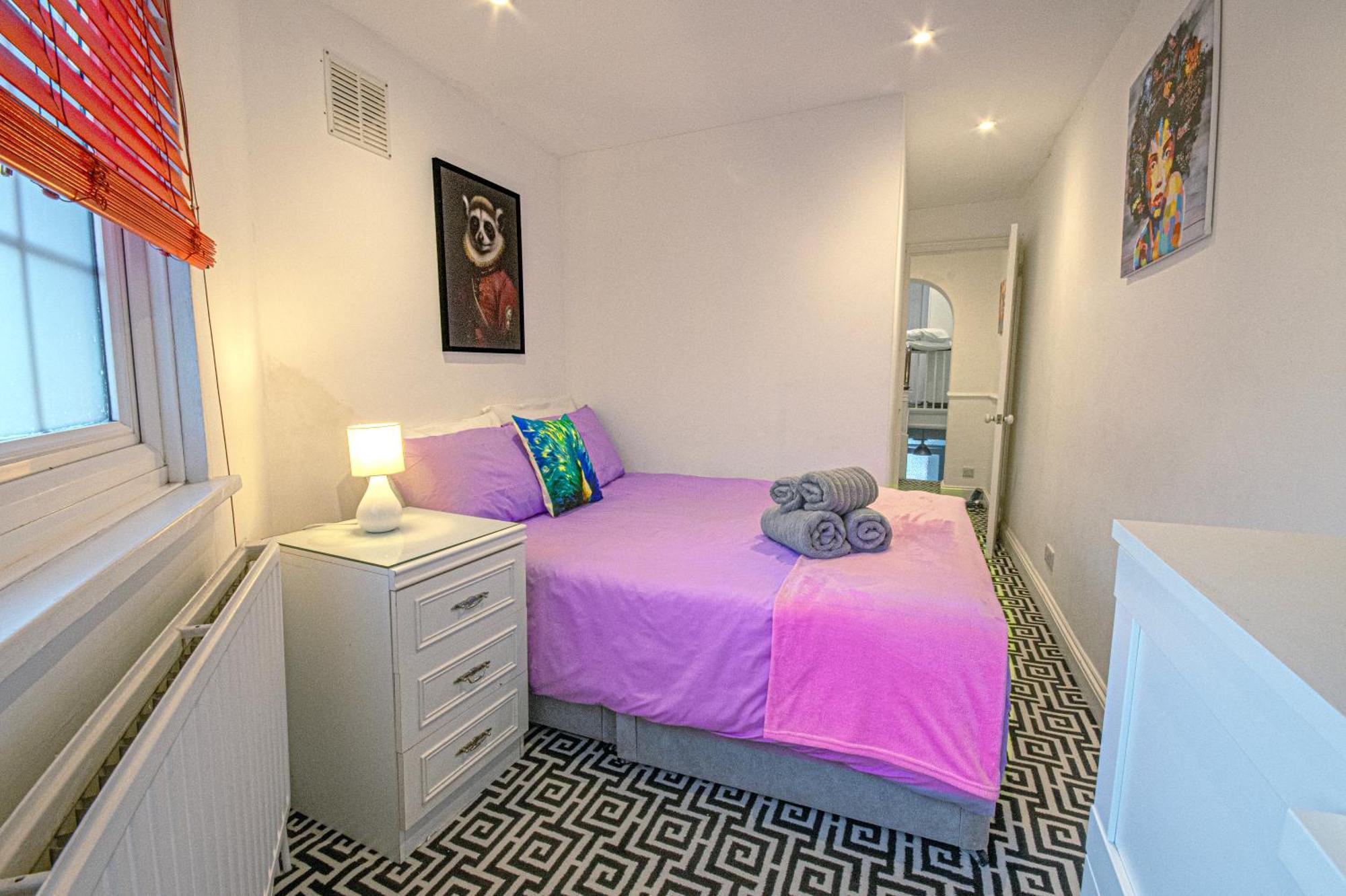 Дом отдыха 3 - Bedroom Townhouse In With Parking Брайтонн